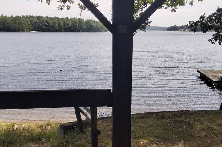 25 m² cottage right on the water; pets allowed in Neuvic, Ussel und Umgebung