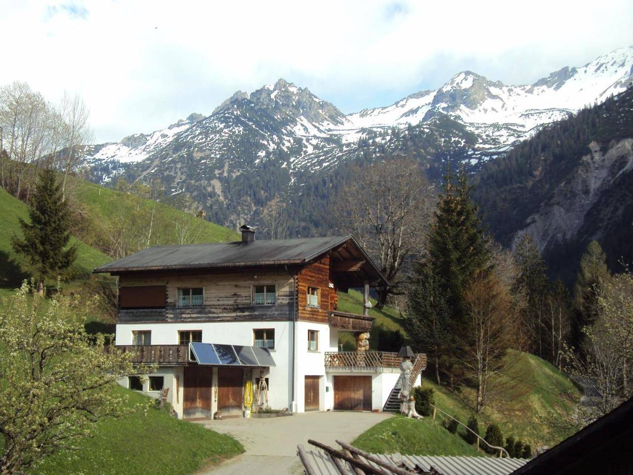 Ganze Wohnung, Three-Bedroom Apartment with Terrace in Raggal, Lechquellengebirge
