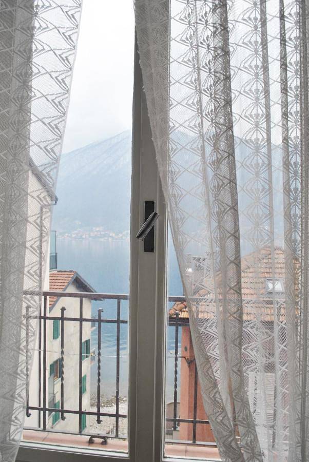 Ganze Wohnung, Two-Bedroom Apartment in Colonno, Comer See
