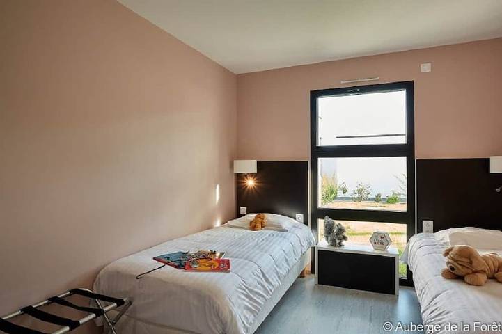 Location de vacances pour 4 personnes, avec terrasse ainsi que jardin et piscine à Le Gâvre - 3