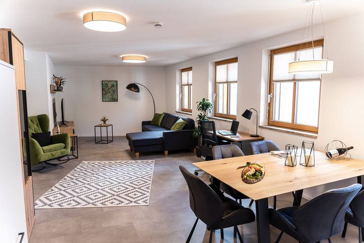 Ganze Ferienwohnung, Apartments im Hof by Gasthof Linde - Apartment 1 in Albstadt, Neckar-Alb