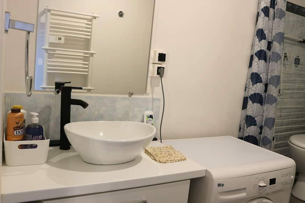 Apartamento entero, Studio with Terrace near Rer An and L to Paris & La Défense in Sartrouville, Yvelines