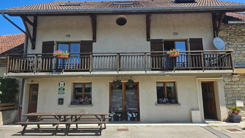 Gîte pour 4 personnes, avec terrasse, animaux acceptés dans Ordonnaz - 2