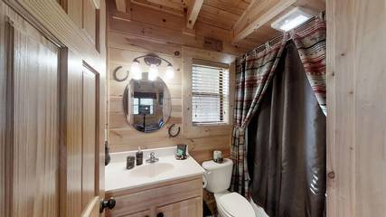 Glamping for 6 Guests in Great Smoky Mountains National Park, Tennessee, Picture 4