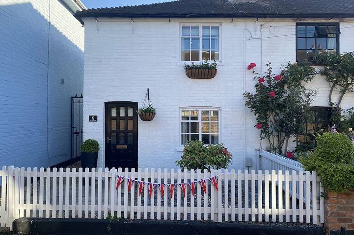 Vacation rental for 3 people, with yard in Christchurch