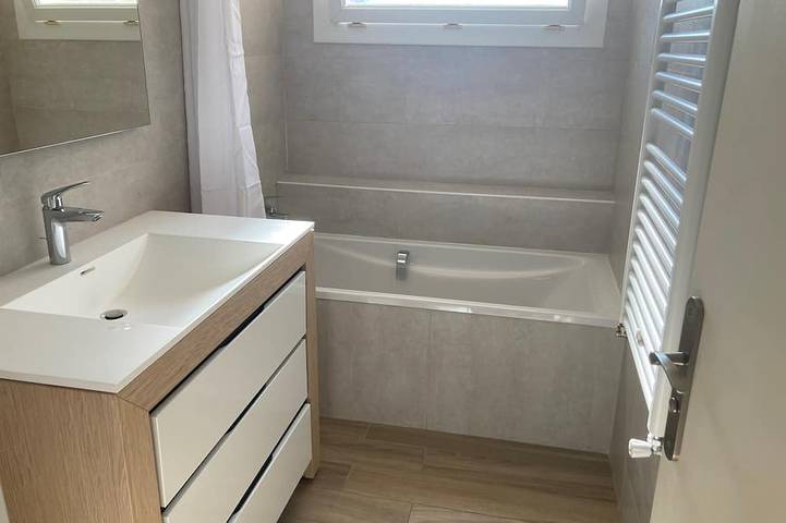 Gîte pour 5 personnes, avec terrasse dans Ile De Bendor - 4