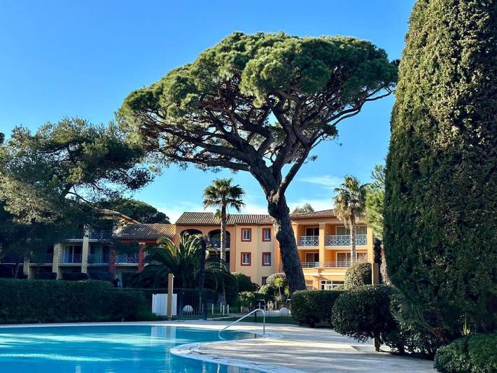 Gîte pour 5 personnes, avec jacuzzi ainsi que piscine et jardin dans Plage La Badine