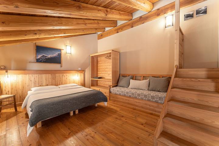 Chalet 'Civico 6 ' with Mountain View, Shared Garden and Wi-Fi in Marmora, Cuneo Province