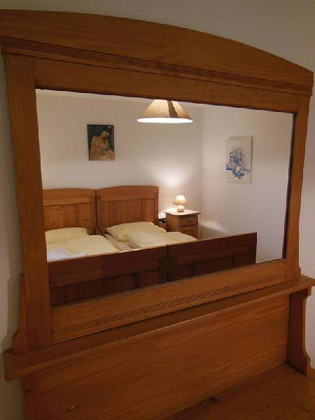 Ganze Ferienwohnung, Haus Kayser - Ferienwohnung 60qm, 1 Schlafzimmer, max. 2 Personen in Bad Urach, Albsteig Etappe 9