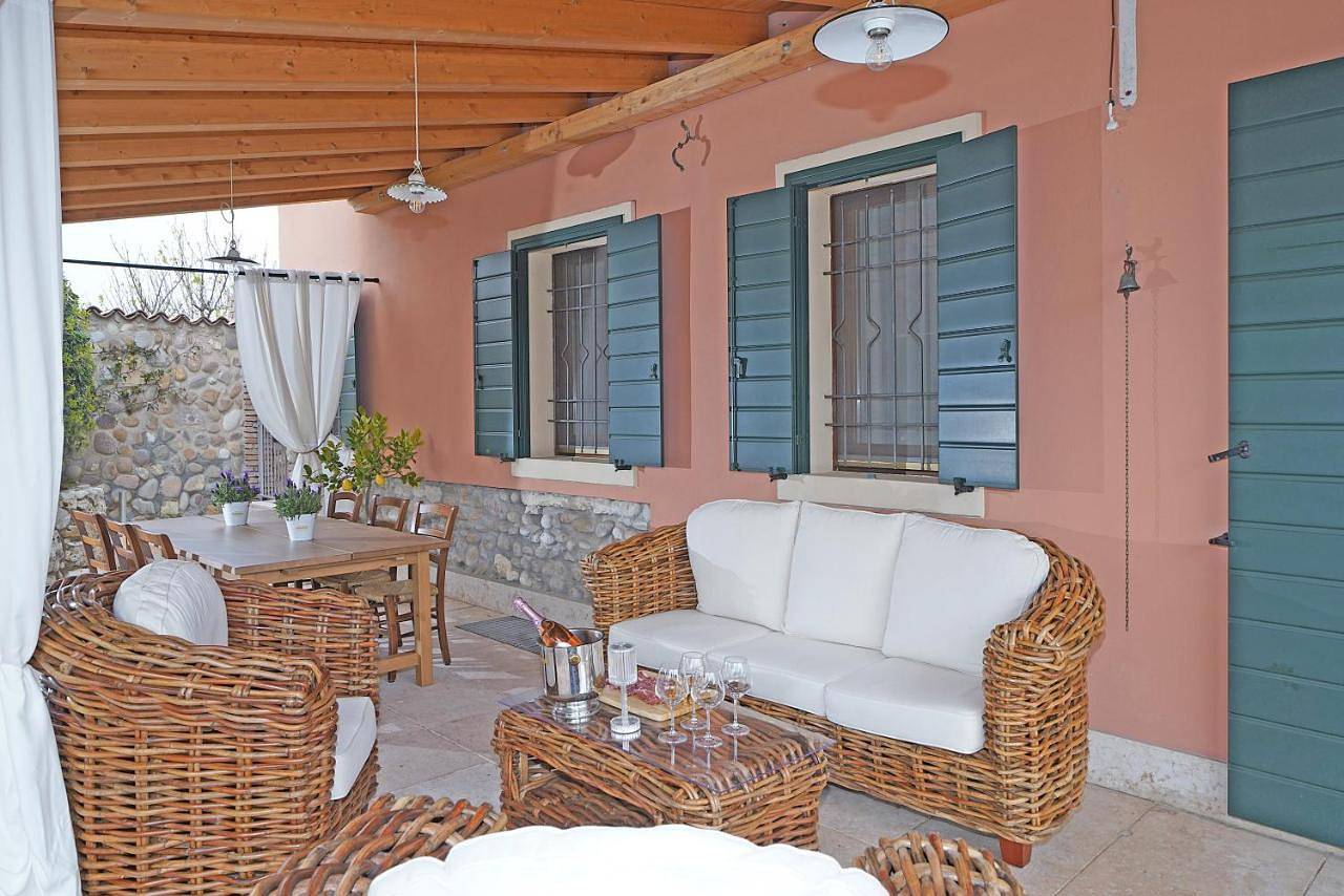 Five-Bedroom Villa in Verona, Verona Provinz