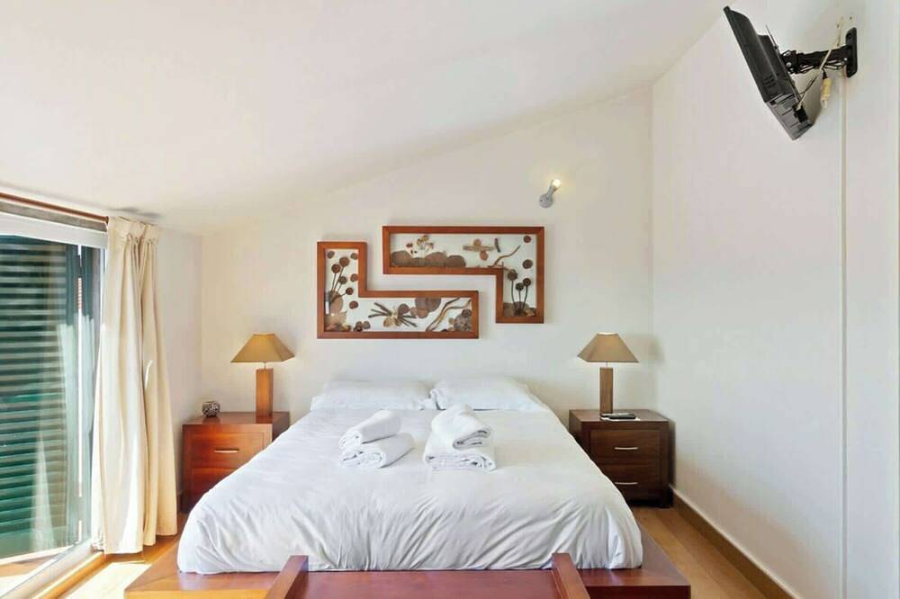 Ganze Wohnung, Lovely 2 Bed Apt w/Terrace nr Cascais in Alcabideche, Costa de Lisboa