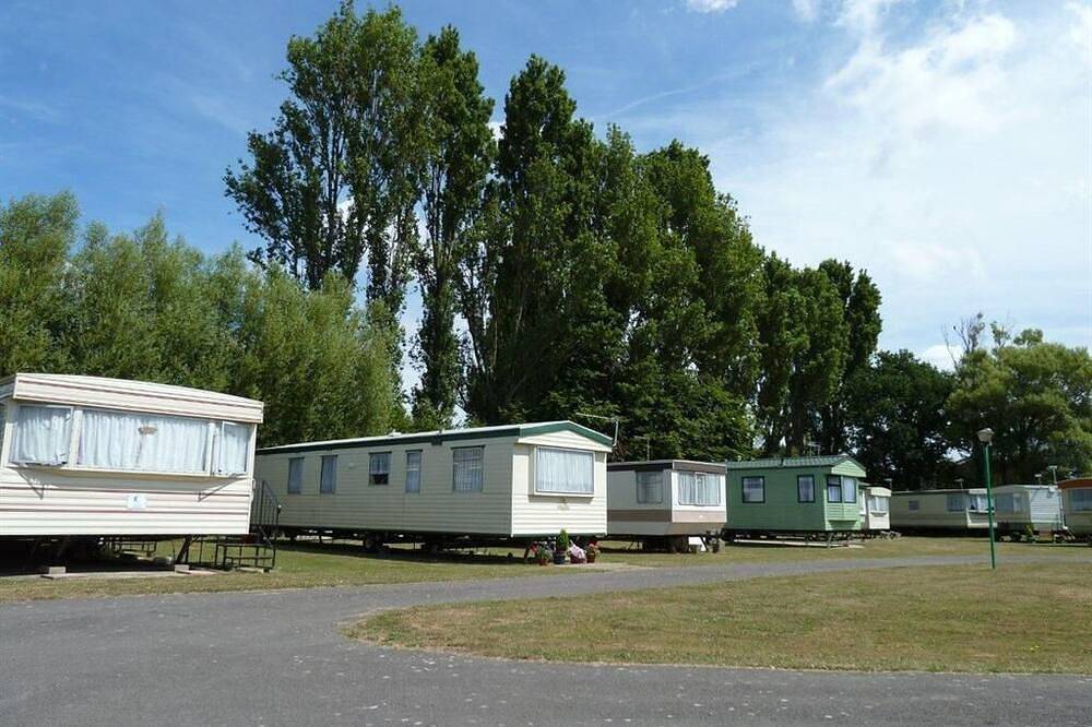 Swan - Luxury 4 berth caravan in Aldwick, West Sussex