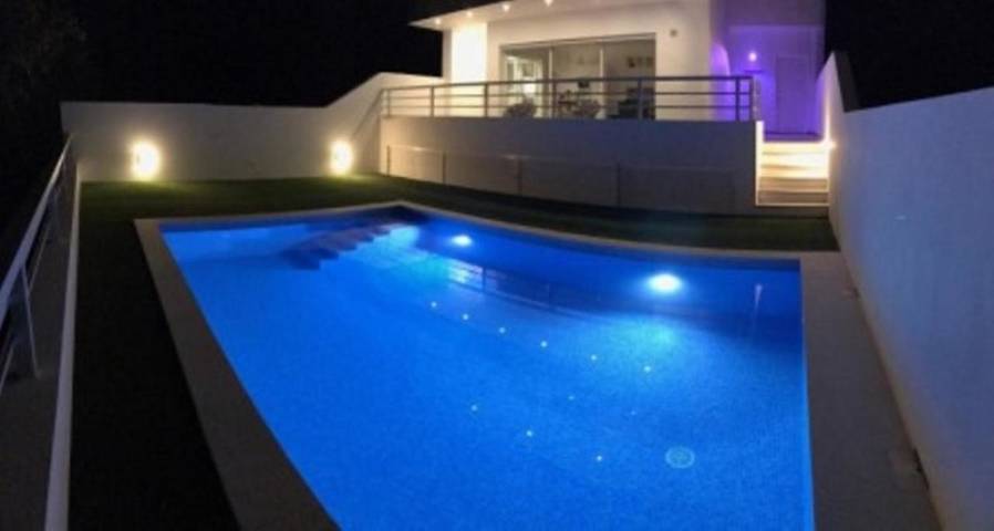 Apartamento para 7 personas, con Balcón y Terraza además de Jardín y Piscina en Salema