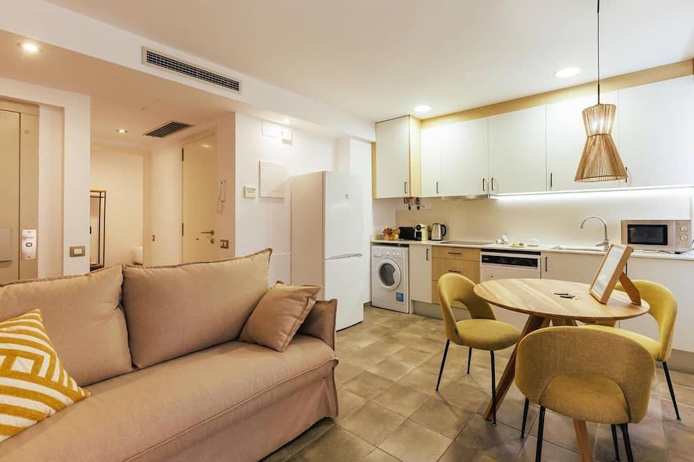 Apartamento entero, Bravissimo Mercadal 2, una habitación y sofá-cama in Gerona, Gironés