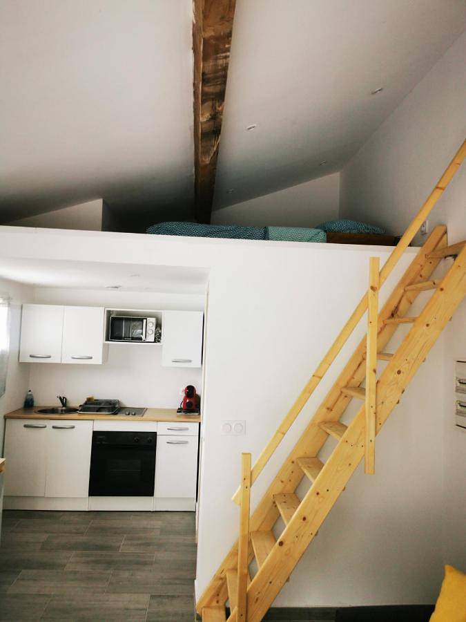 Appartement entier, One-Bedroom Apartment in Cournonterral, Côte méditerranéenne (France)