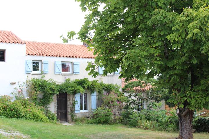 Gîte pour 9 personnes, avec piscine