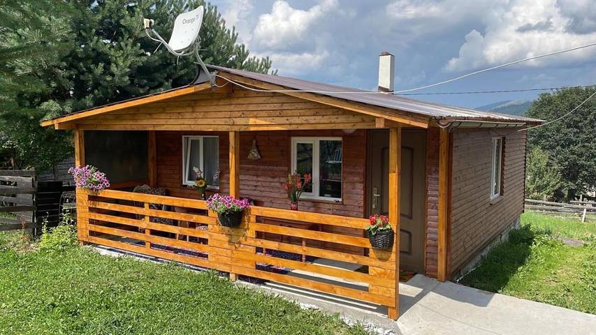 Location de vacances pour 4 personnes, avec jardin et vue dans Dorna-Arini