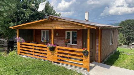 Gîte pour 4 personnes, avec vue et jardin dans Dorna-Arini