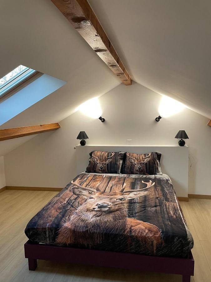 Gîte pour 2 personnes, avec jardin ainsi que terrasse et vue dans Chevreaux