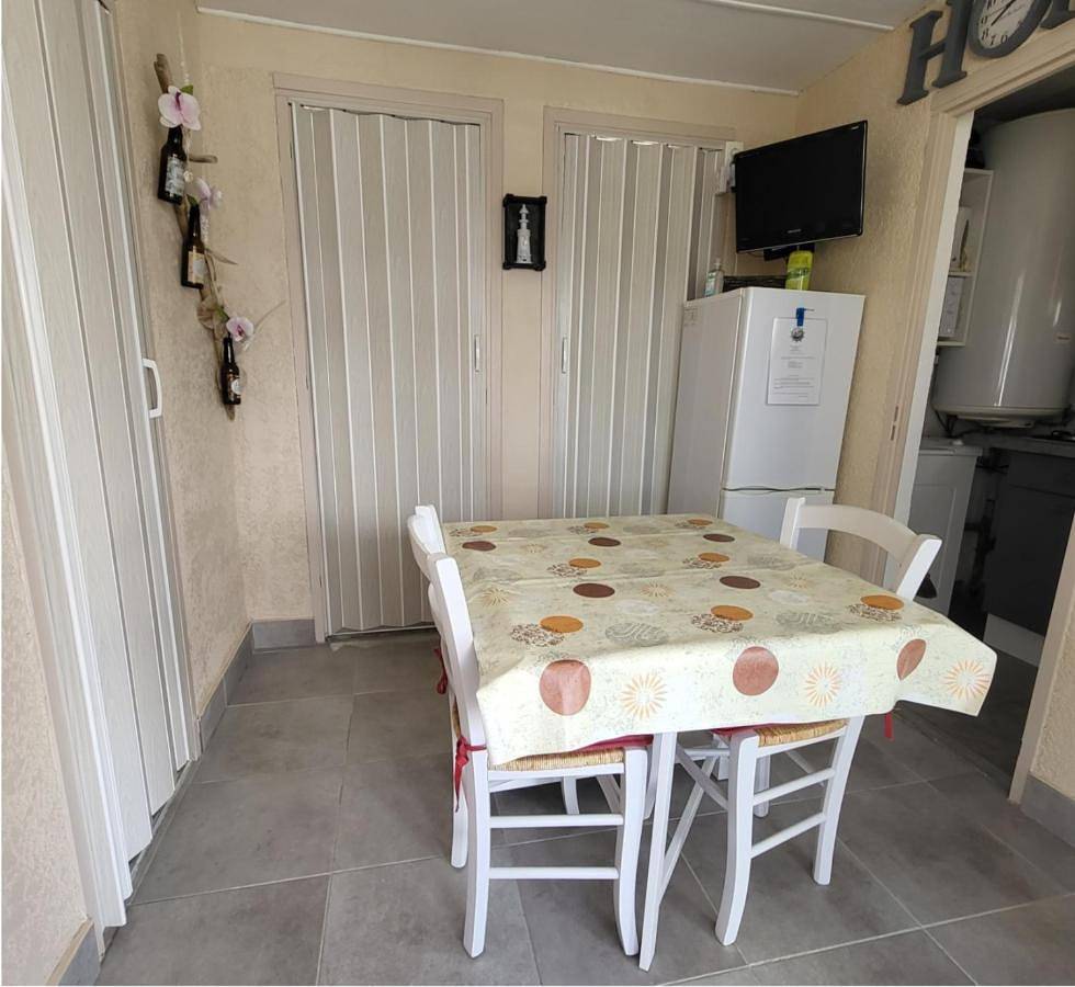 Geheel appartement, Chalet typique 50 m de la mer in Plage des Chalets, Gruissan