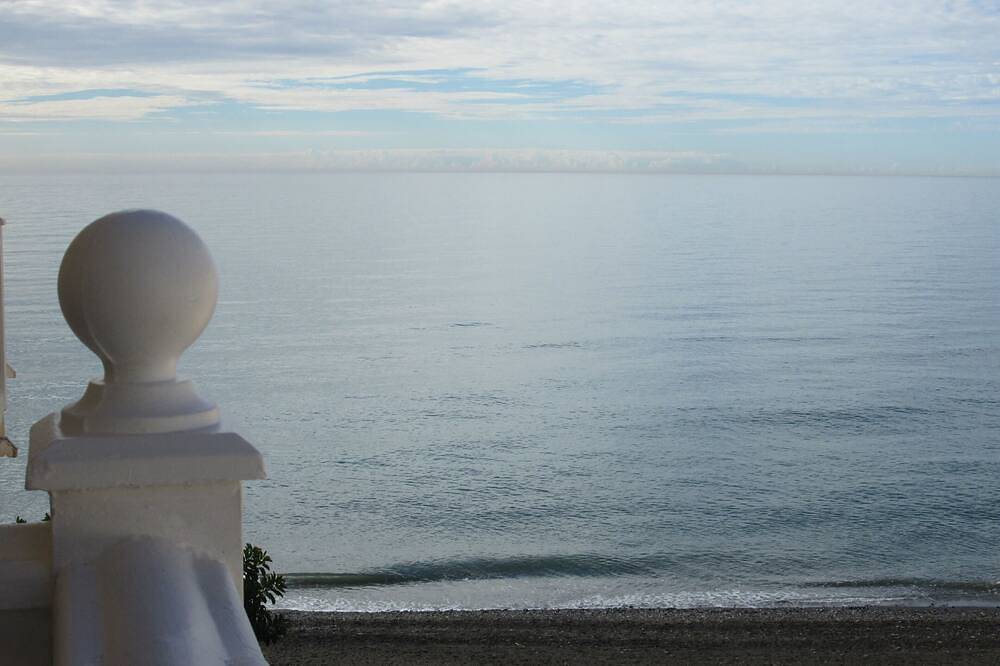 Ganze Wohnung, Komfort, Ruhe und einen herrlichen Meerblick. in Torrox Costa, Torrox
