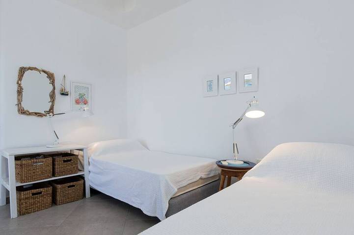 Gîte pour 4 personnes, avec terrasse et jardin dans Agia Anna - 4