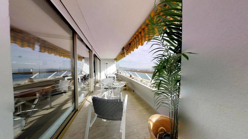 Gîte pour 5 personnes, avec balcon et vue dans Plage de la Pierre au Tambour - 4