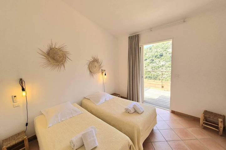 Gîte pour 8 personnes, avec piscine, animaux acceptés dans Office de Tourisme Porto Vecchio Sud Corse - 3