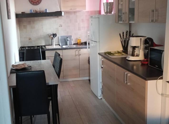 Gîte pour 5 personnes, avec jardin à Volx - 2