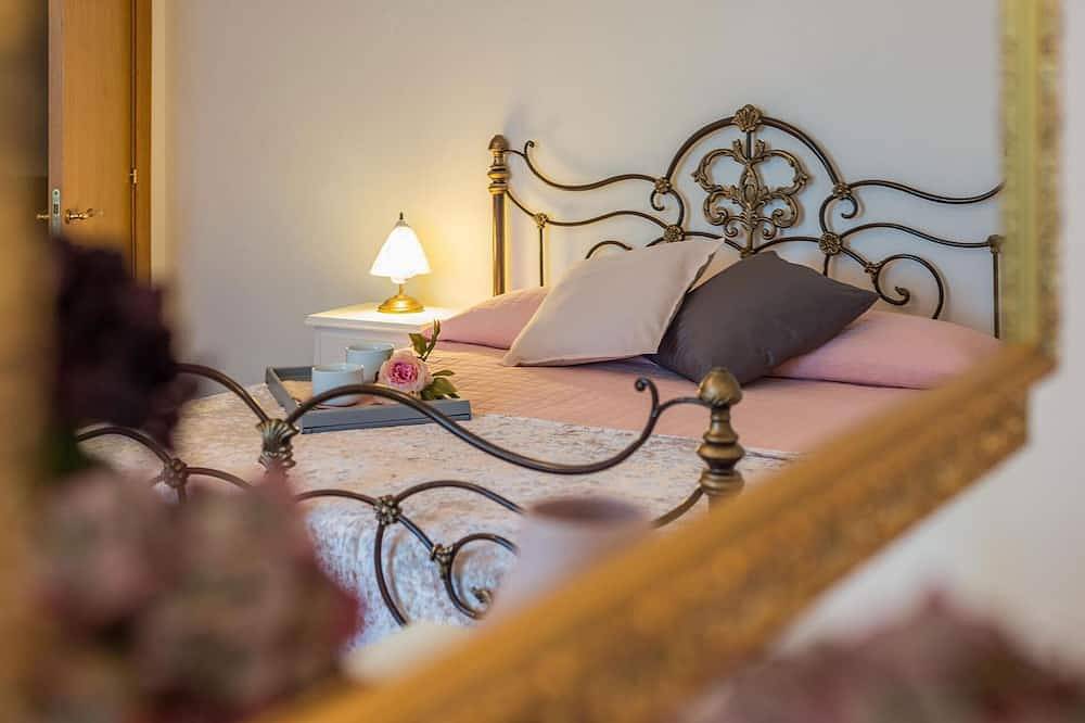 Casale Lucy 11 - Cinq Chambres Villa, Couchages 11 in Pergola, Valle del Metauro