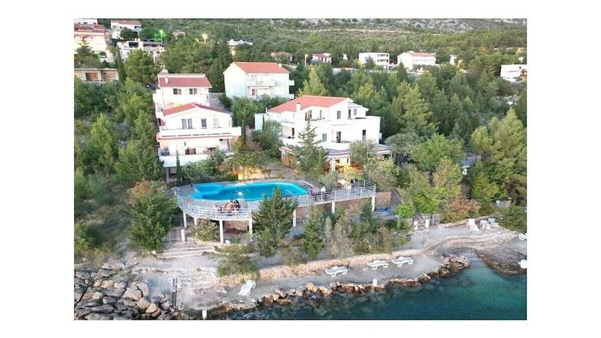 Ferienhaus für 5 Personen, mit Pool und Garten in Starigrad Paklenica - 2