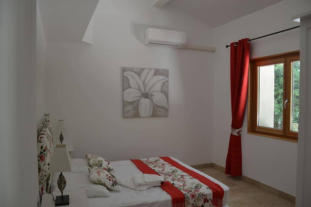 Entire apartment, Apartment Clémentine (120M2) 3 bedrooms 2 bathrooms - sleeps 6 in Avignon, Vaucluse