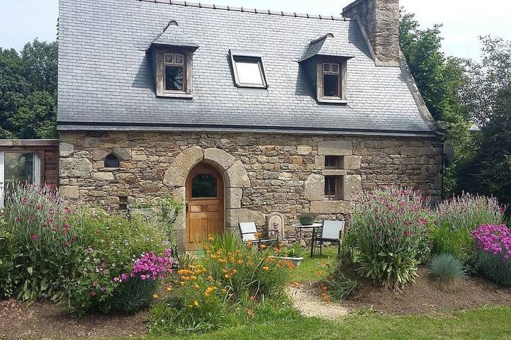 Gîte pour 3 personnes, avec jardin, animaux acceptés à Tréduder