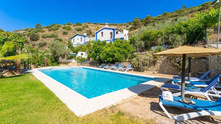 Casa de vacaciones para 6 personas, con Terraza además de Jardín y Piscina en Parque Natural Sierras Subbéticas - 2