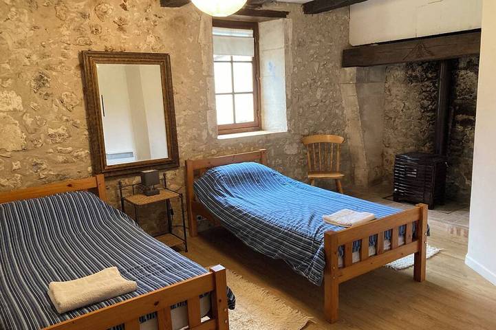 Location de vacances pour 5 personnes, avec sauna ainsi que piscine et jardin à Grand-Brassac - 4