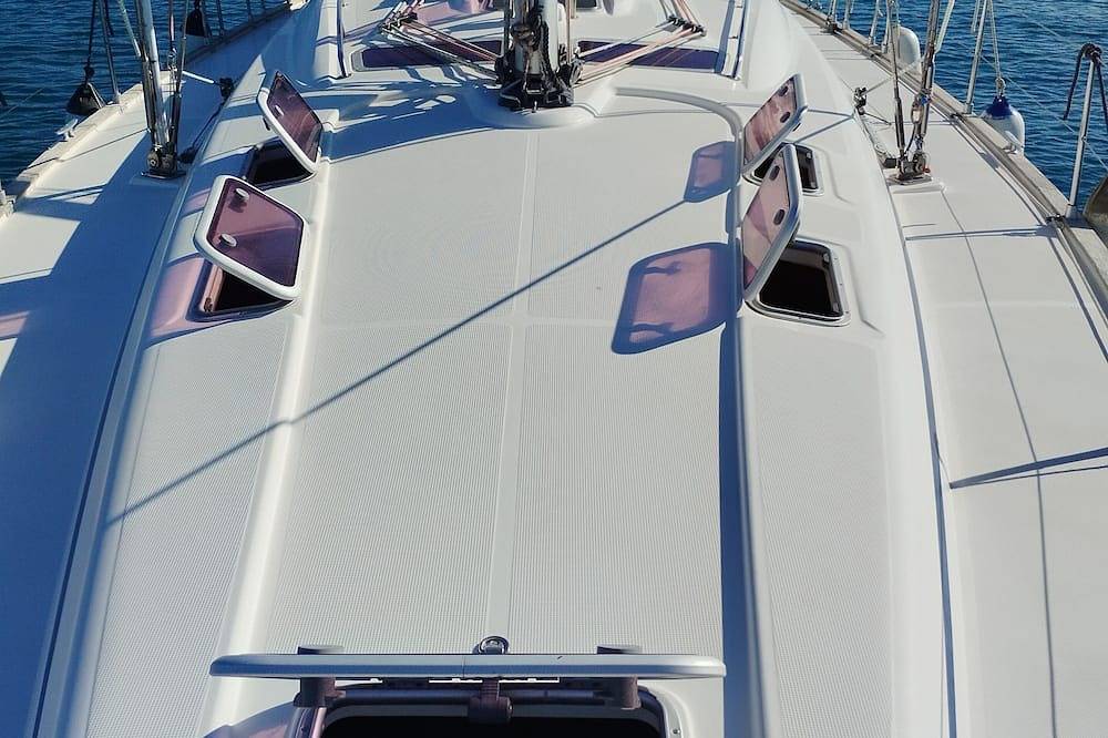 Floating boat and breakfast on the sea in Pula for a vacation out of the ordinary in Pula, Pula-Medulin