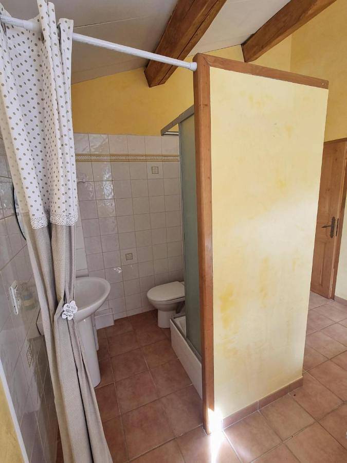 Location de vacances pour 2 personnes, avec Terrasse et Jardin ainsi que Piscine et Vue à Saint-Laurent-le-Minier - 4