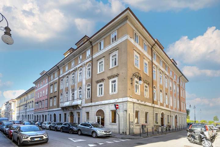 Ferienwohnung für 4 Personen, mit Ausblick in Triest