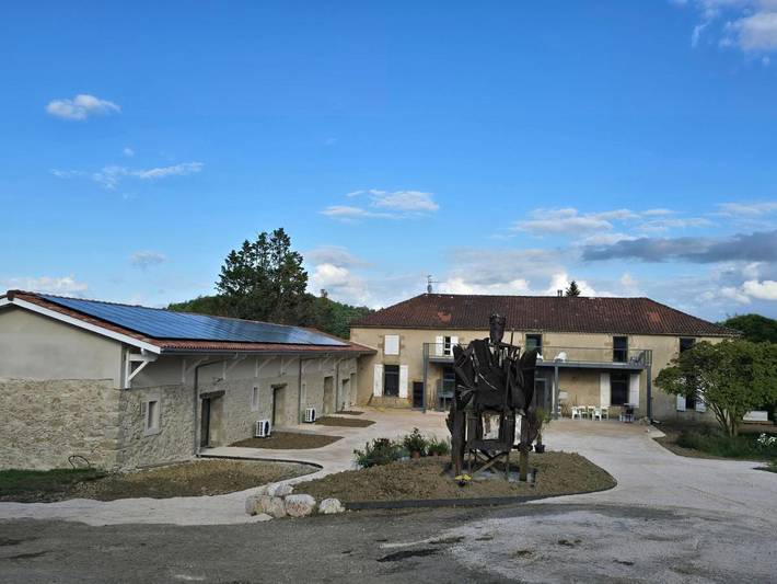 Appartement de vacances pour 4 personnes, avec Terrasse et Jardin ainsi que Piscine et Vue