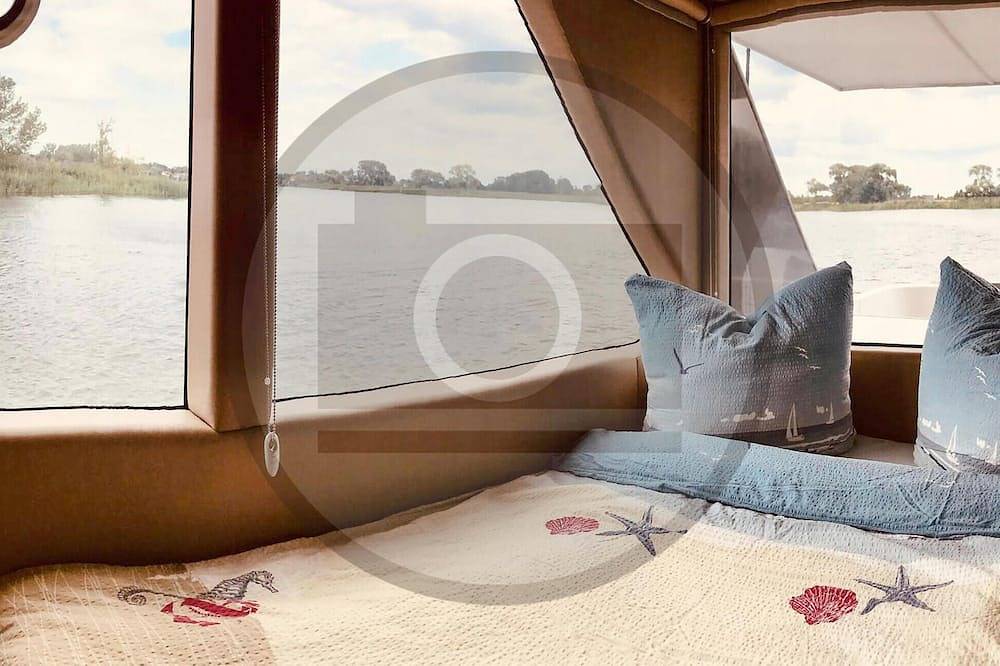 Gemütliches 1-Schlafzimmer-Schiff in Neuruppin in Neuruppin, Ruppiner Seenland