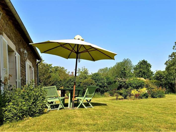 Chambre d’hôte pour 2 personnes, avec vue et jardin à Vieuvy
