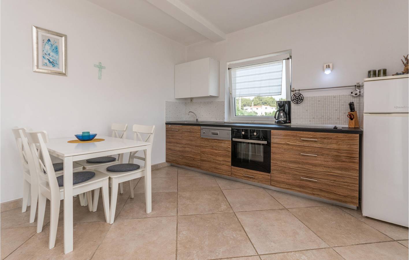 Apartment am Meer mit Pool, Terrasse und Küche in der Nähe von Dobropoljana in Dobropoljana, Pasman