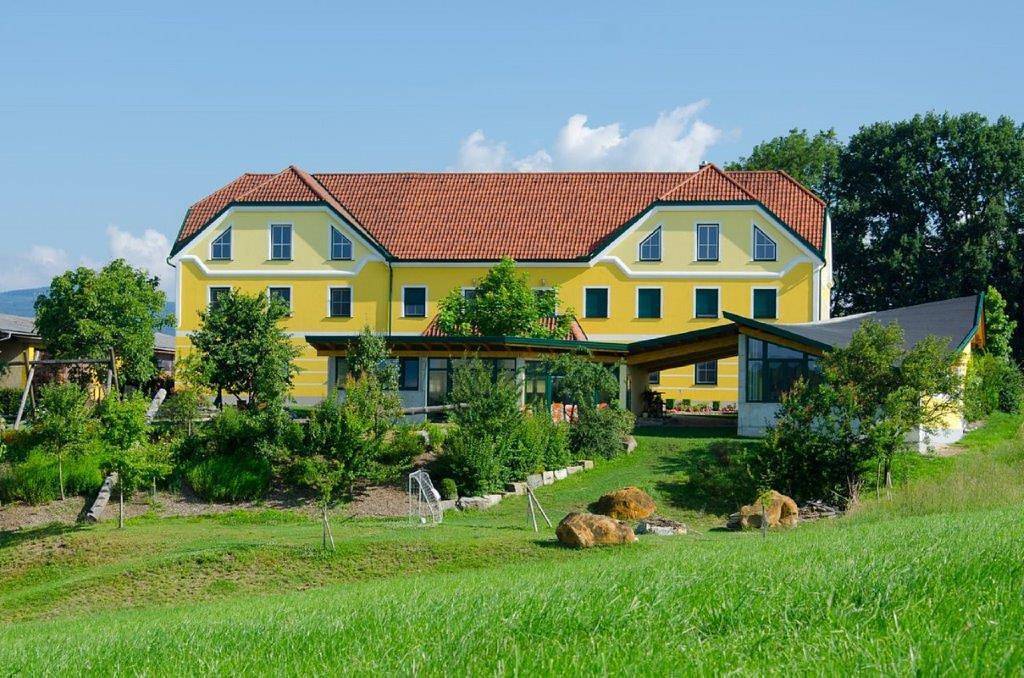 Kerndlerhof - Familienzimmer "Himmelbett" in Sarling, Mostviertel Region