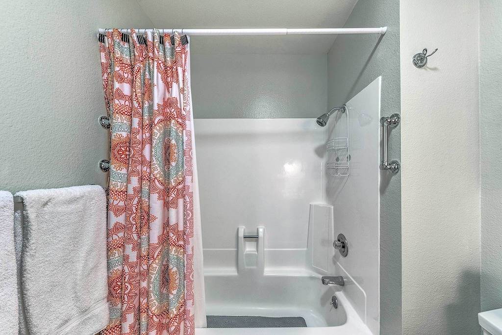 Scenic Hideaway w/ Deck & Grill ~ 6 Mi to Ruidoso! in Alto, Ski Apache