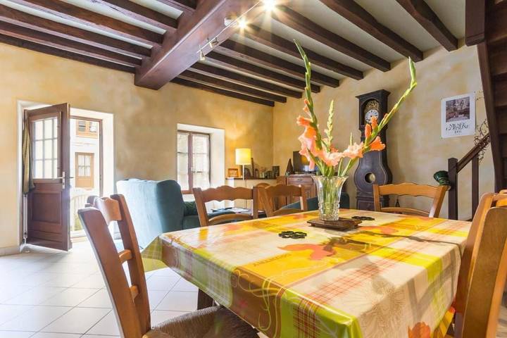 Location de vacances pour 4 personnes, avec jardin dans Chanceaux