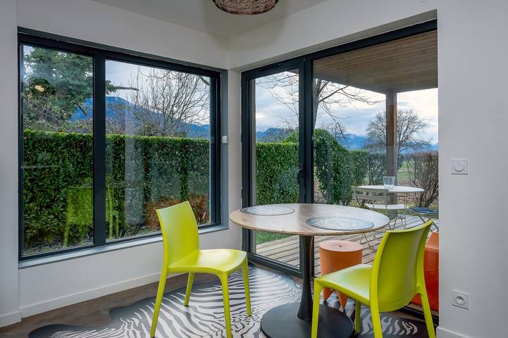Apartamento entero, Apartamento 'Bureau' con vistas a la montaña, terraza privada y Wi-Fi in Le Touvet, Isère