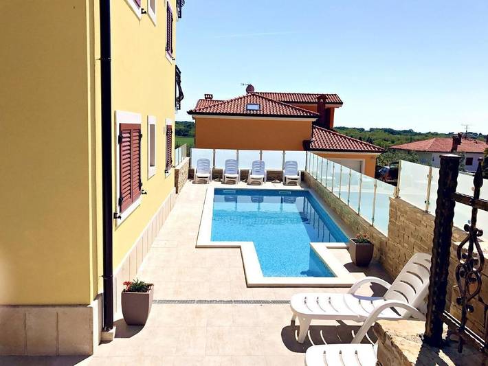 Ferienwohnung für 4 Personen, mit Terrasse und Garten in Savudrija