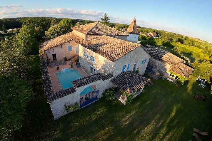 Maison de vacances pour 6 personnes, avec jardin et jacuzzi ainsi que terrasse et piscine