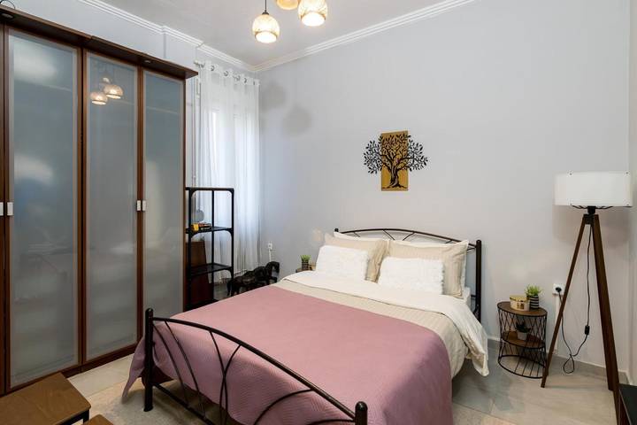Ganze Wohnung, Ferienwohnung 'George House' mit Balkon, WLAN und Klimaanlage in Thessaloniki und Umgebung
