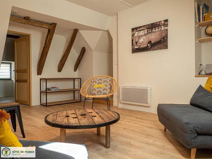 Location de vacances pour 10 personnes, avec jardin ainsi que piscine et vue à Rieupeyroux - 4